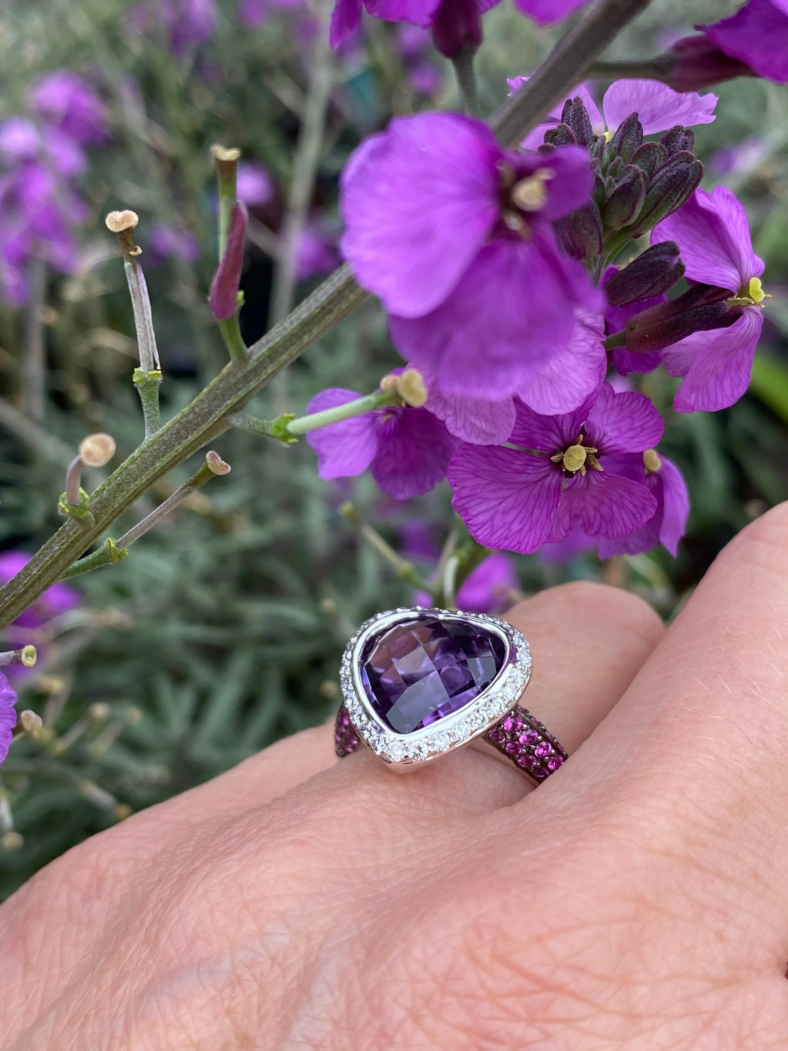 18ct White gold amethyst heart ring with sapphire & diamonds