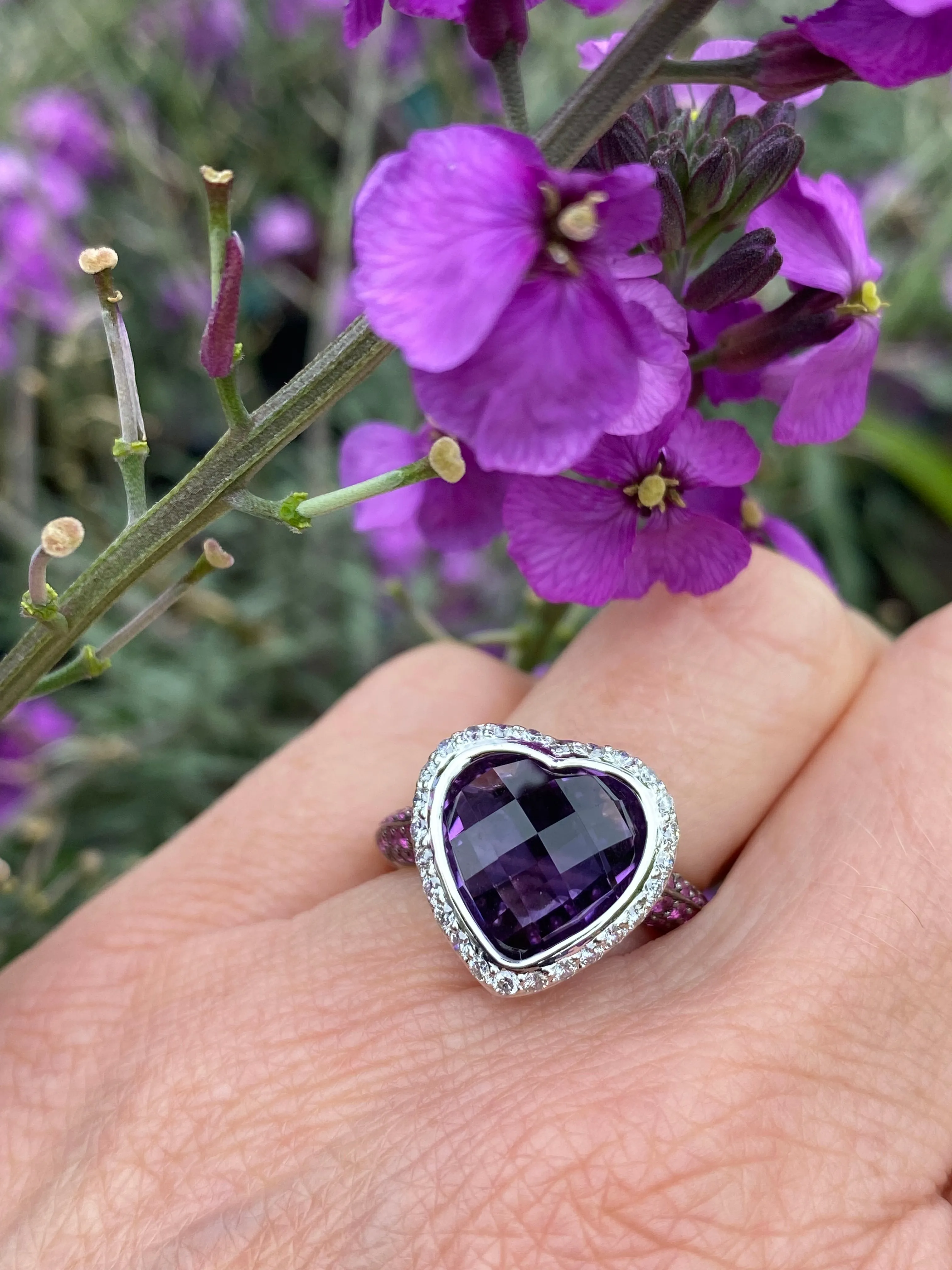 18ct White gold amethyst heart ring with sapphire & diamonds