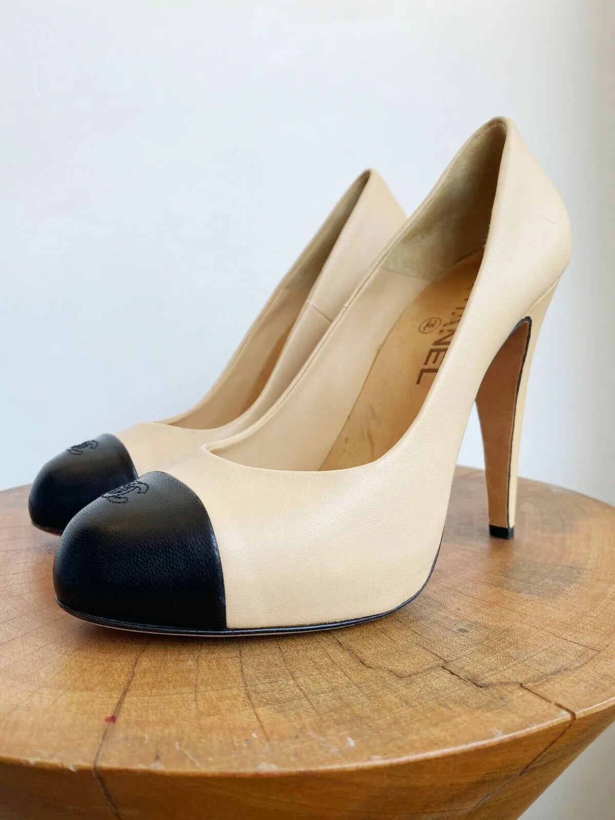 BEIGE CAP TOE PUMP