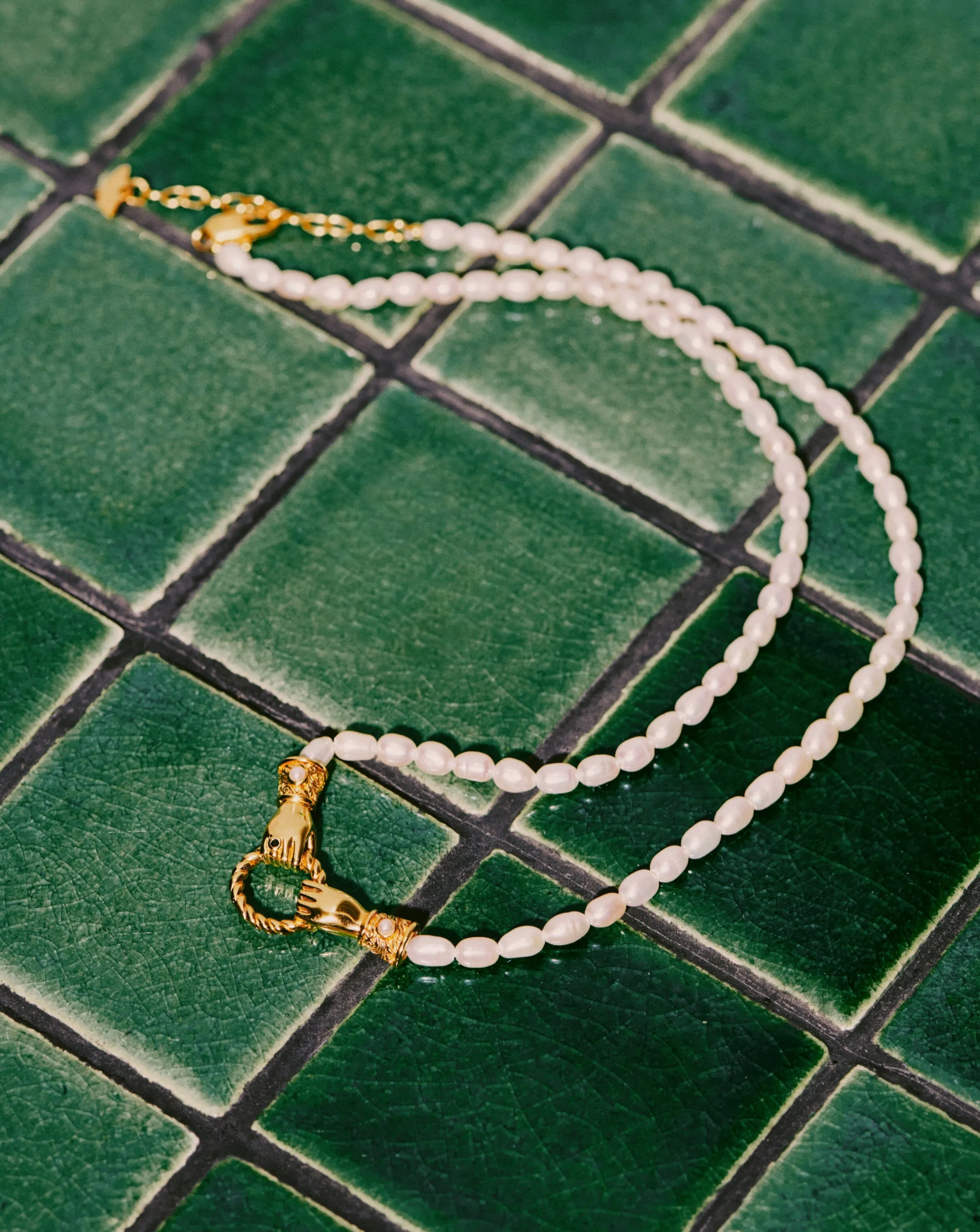 Harris Reed In Good Hands Pearl Pendant Necklace | 18k Gold Plated/Pearl & Black Onyx