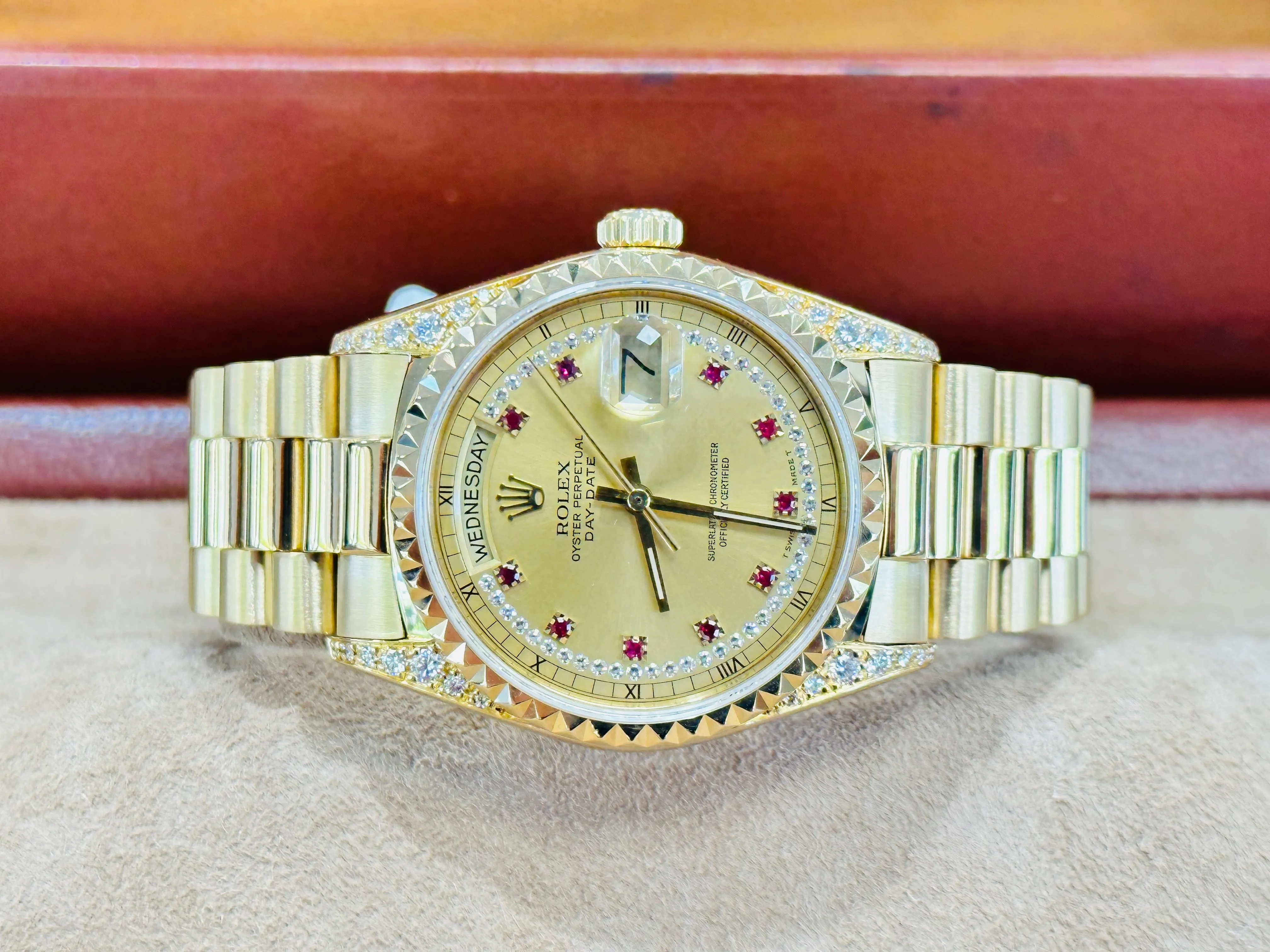 Rolex Day-Date 36 President 36 18018 Pyramid Bezel Factory Diamond Ruby's Dial RARE