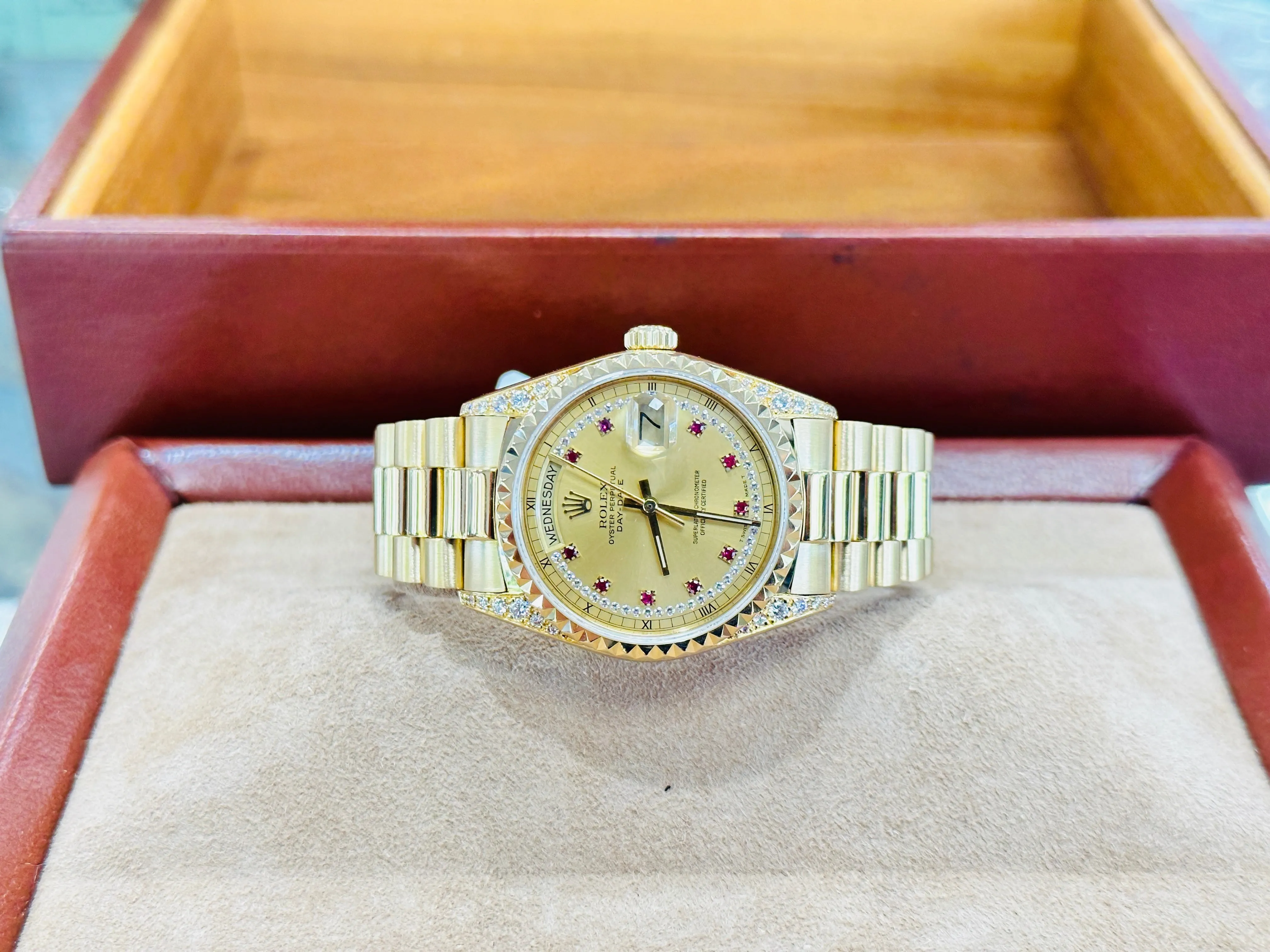 Rolex Day-Date 36 President 36 18018 Pyramid Bezel Factory Diamond Ruby's Dial RARE