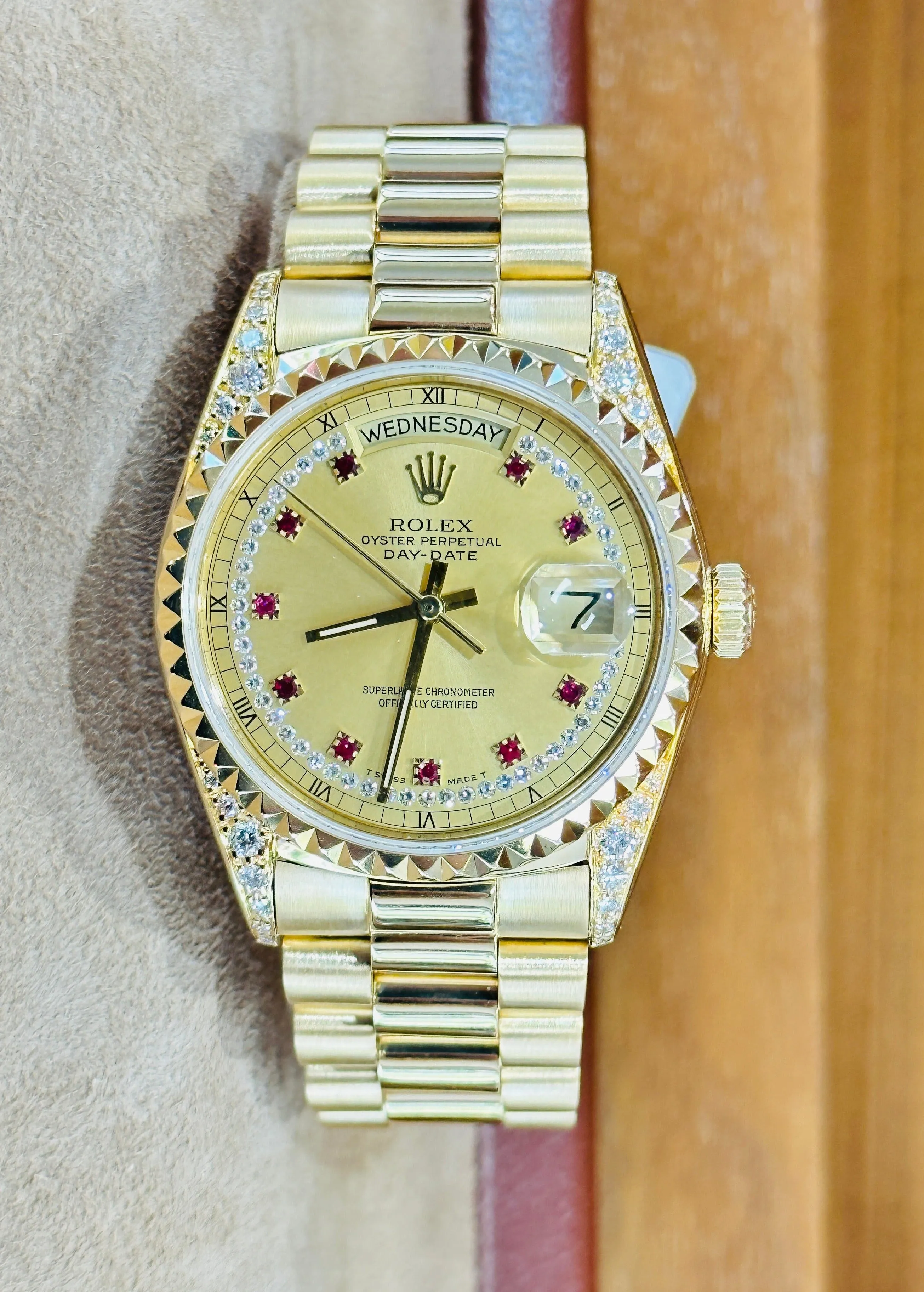 Rolex Day-Date 36 President 36 18018 Pyramid Bezel Factory Diamond Ruby's Dial RARE