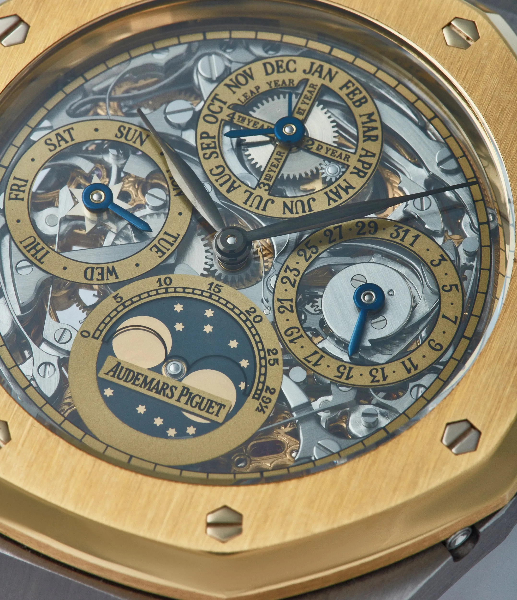 Royal Oak 25829TA | Tantalum and Yellow Gold