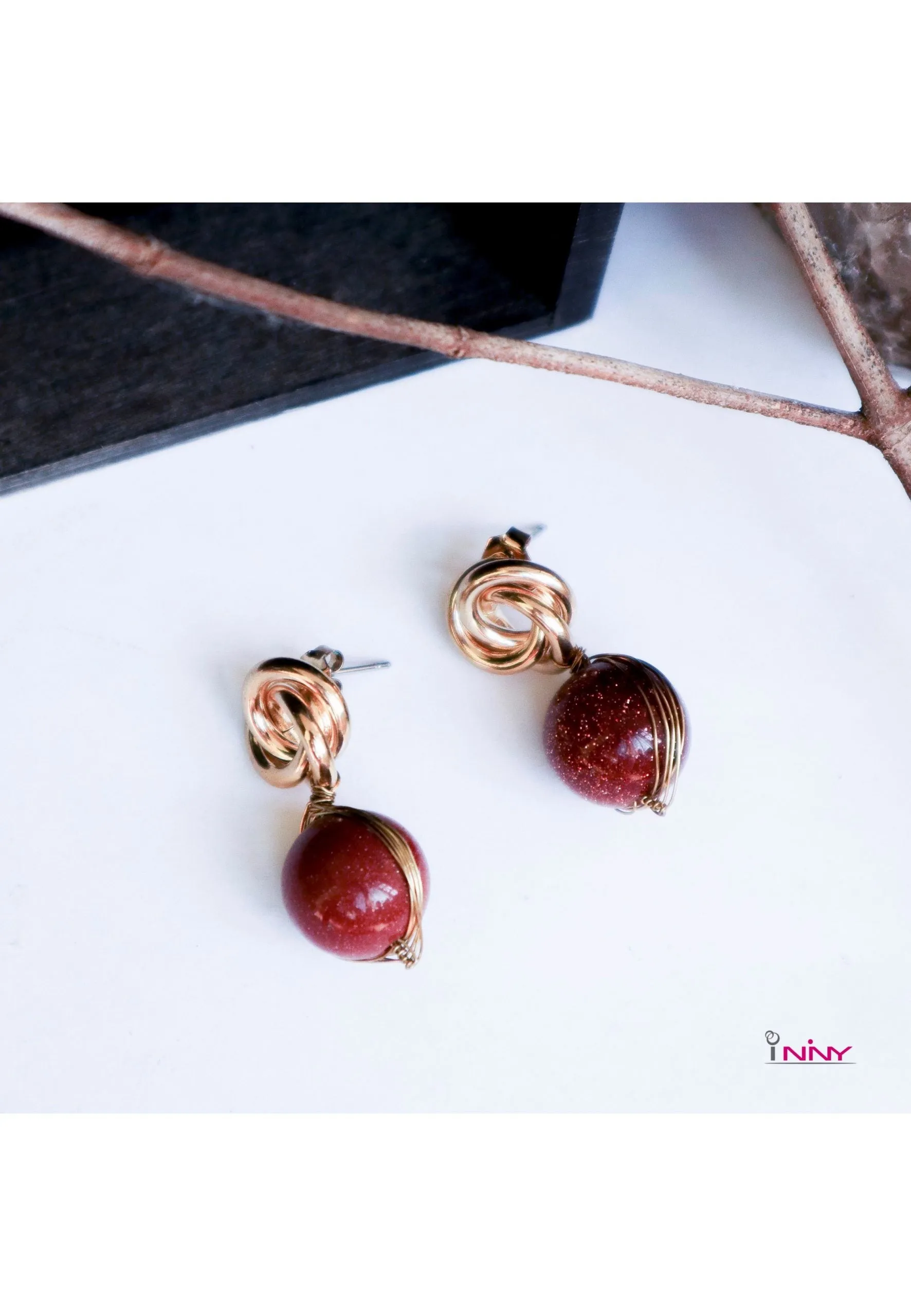Shell Pearl Metal Twisted